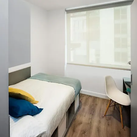 Zeni Ensuite, In The Vibrant Docklands *